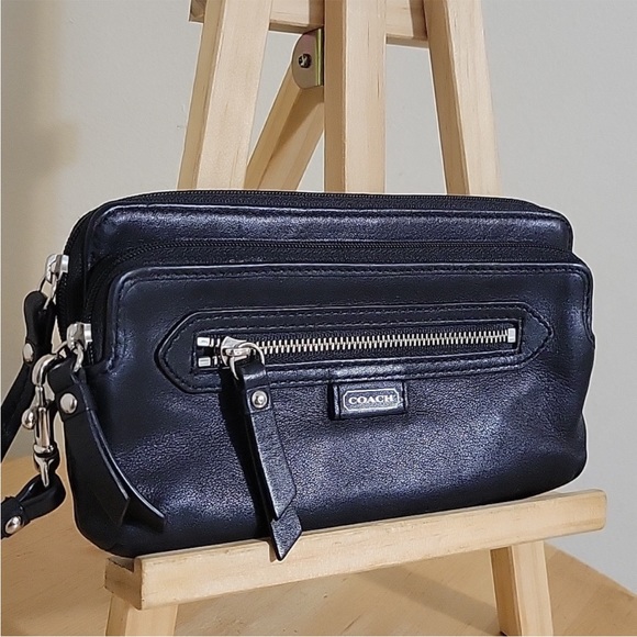 Vintage Coach full size leather wallet/wristlet, EUC - Picture 2 of 5